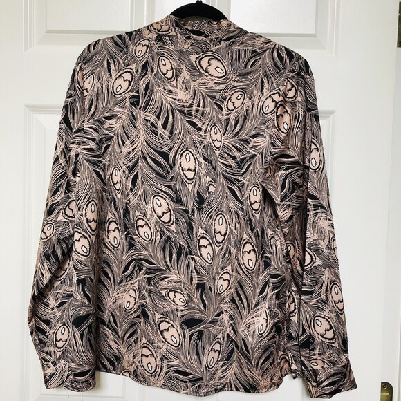 LIZ CLAIBORNE Career,Women's Blouse size M V-NECK LONG SLEEVES EXCEL/CONDITION # - Picture 2 of 5